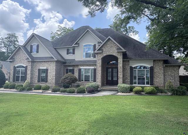 Property at 300 Stacy Ln, Warner Robins, GA 31088, 6 beds, 4.5 baths