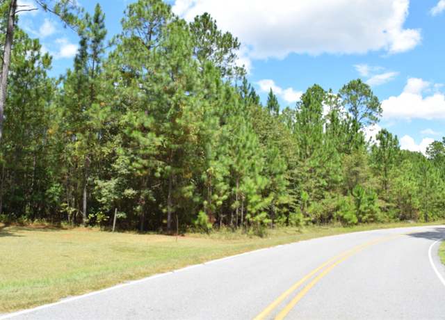 Property at 118 Woodlakes Dr, Eastman, GA 31023