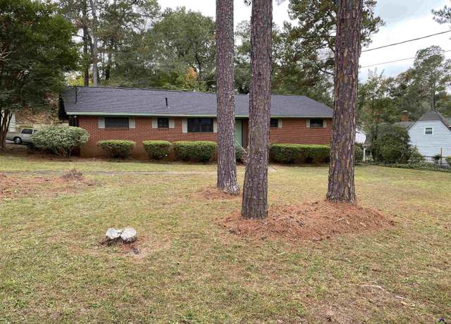 Property at 105 Pine Crest Dr, Byron, GA 31008, 3 beds, 2 baths