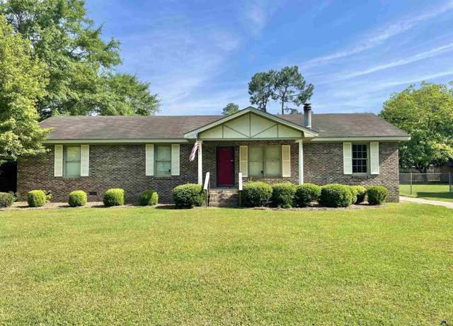 Property at 1019 E 29th Ave, Cordele, GA 31015, 3 beds, 2 baths