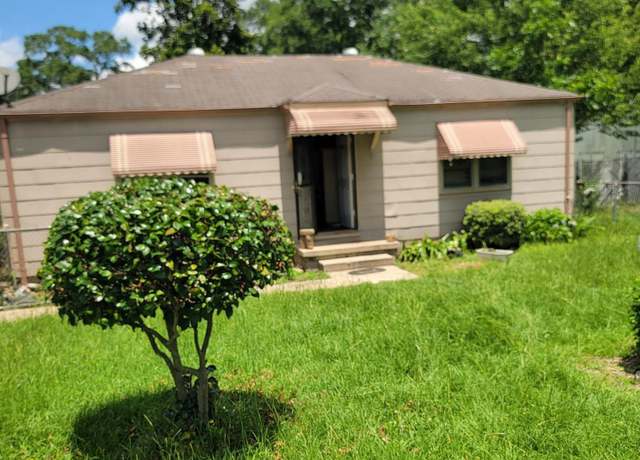 Property at 226 Evergreen St, Warner Robins, GA 31093, 3 beds, 1 bath