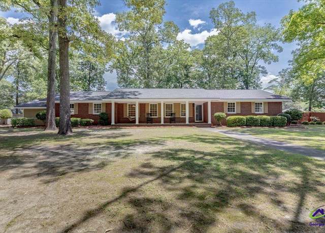 Property at 210 Ridgeland Drive Dr, Warner Robins, GA 31093, 3 beds, 2 baths