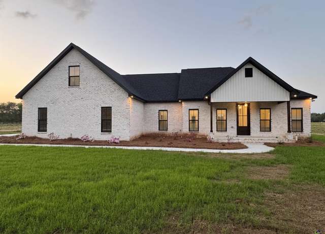Property at 120 Red Dog Farm Rd, Cochran, GA 31014, 4 beds, 3 baths