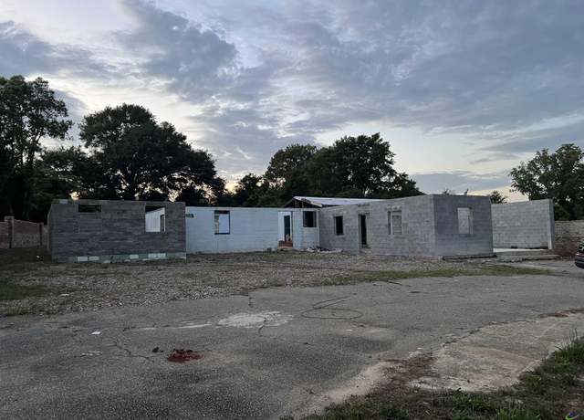 Property at 402 & 404 Green St, Warner Robins, GA 31093
