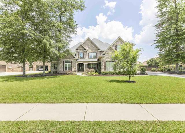 Property at 301 Vinings Place Dr, Warner Robins, GA 31088, 6 beds, 4 baths