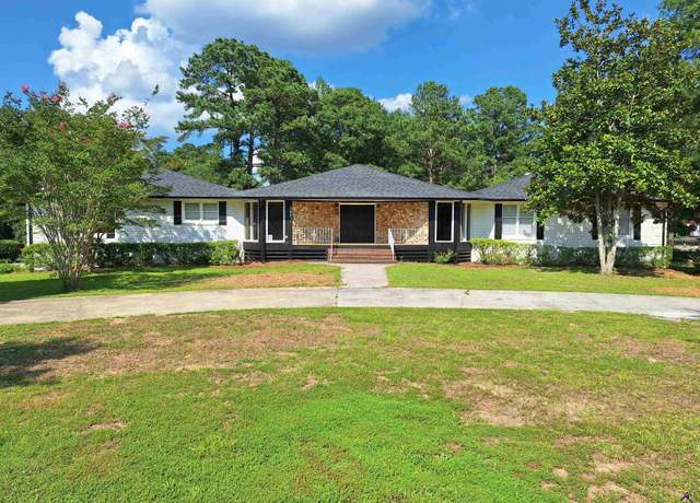 Property at 2867 Knoxville Dr, Lizella, GA 31052, 4 beds, 3.5 baths