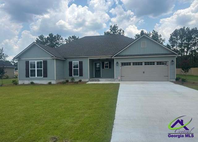 Property at 23 Ray Dr, Valdosta, GA 31645, 4 beds, 2 baths