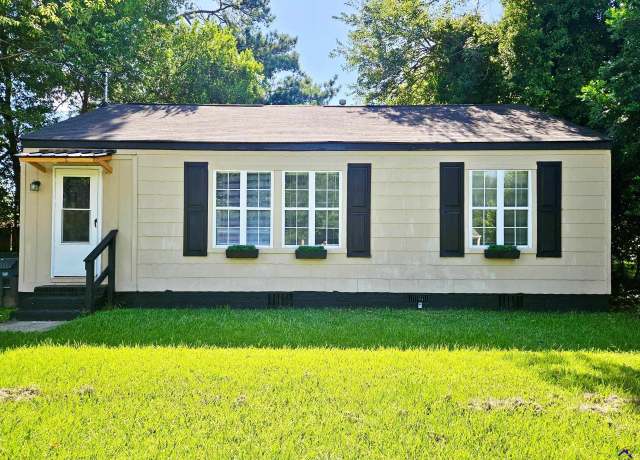 Property at 711 Mcarthur Blvd, Warner Robins, GA 31093, 2 beds, 1 bath