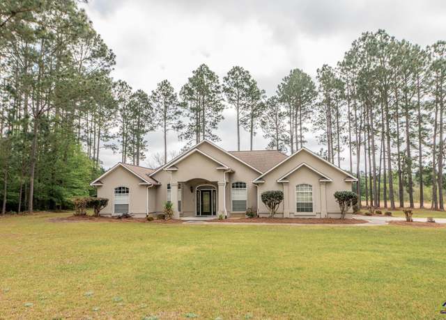 Property at 141 Dogwood Dr, Eastman, GA 31023, 4 beds, 3 baths