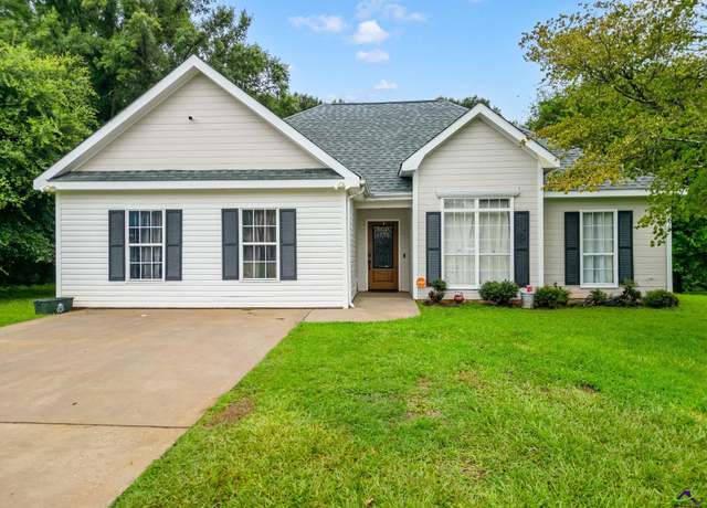 Property at 211 Crakston Ct, Bonaire, GA 31005, 6 beds, 2 baths