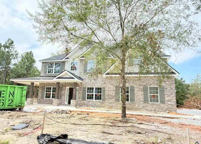 Property at 307 Air View Dr, Warner Robins, GA 31088, 5 beds, 3 baths