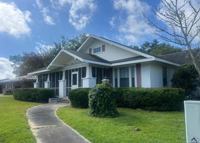 Property at 25 W Marion St, Reynolds, GA 31076, 4 beds, 3 baths