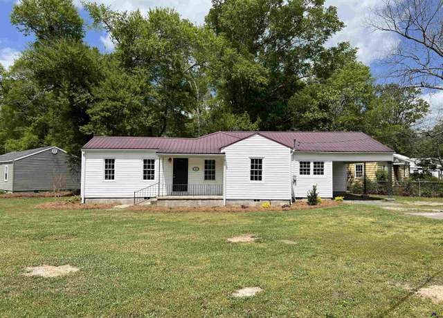 Property at 149 Third St, Cochran, GA 31014, 3 beds, 2 baths