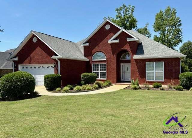Property at 304 Stonebrook Cir, Byron, GA 31008, 3 beds, 2 baths