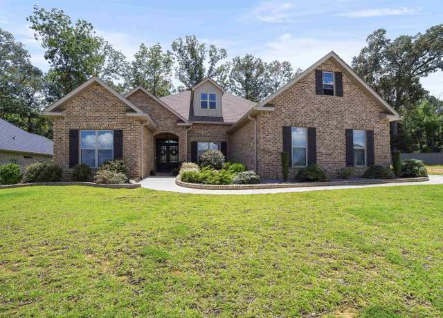 Property at 300 Rustic Live Oak Trl, Bonaire, GA 31005, 5 beds, 3 baths