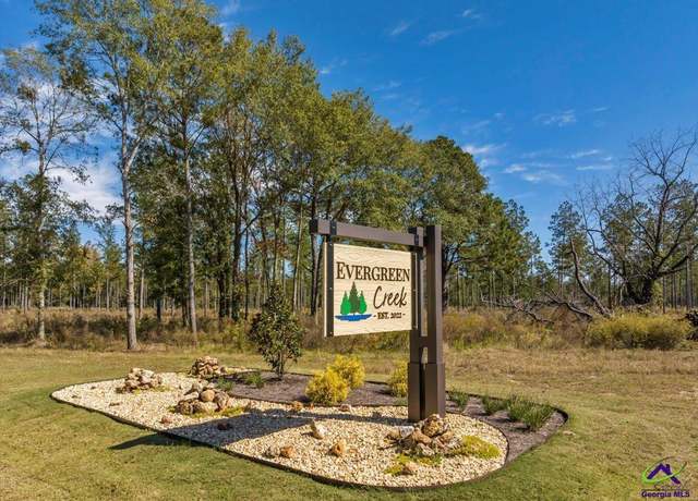 Property at 31 Evergreen Dr, Cochran, GA 31014