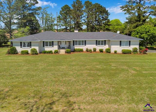 Property at 412 Red Dog Farm Rd, Cochran, GA 31014, 4 beds, 3 baths