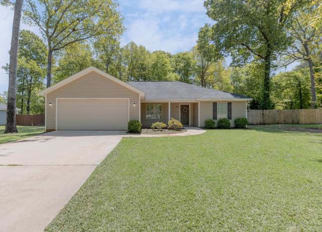 Property at 221 Addison Ln, Perry, GA 31069, 3 beds, 2 baths