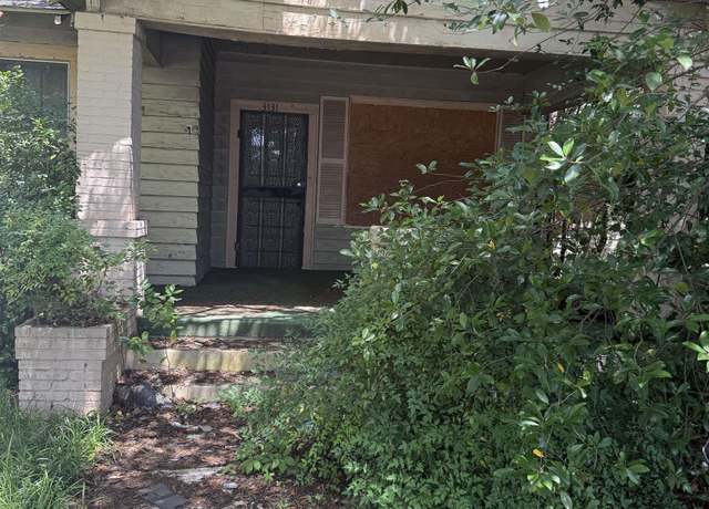 Property at 3131 Mercer University Dr, Macon, GA 31204, 3 beds, 2 baths