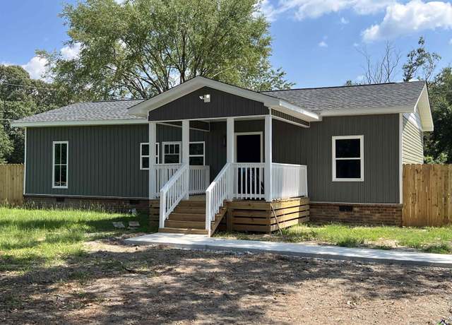 Property at 101 Plum St, Kathleen, GA 31047, 3 beds, 2 baths