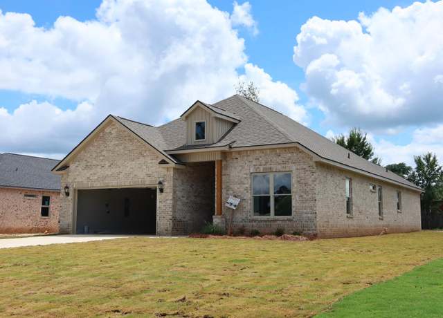 Property at 107 Mayberry Ln, Warner Robins, GA 31088, 4 beds, 2 baths