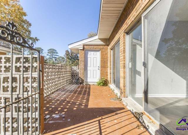 Property at 105 Westcliff Cir, Warner Robins, GA 31093, 2 beds, 1 bath