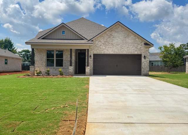 Property at 109 Mayberry Ln, Warner Robins, GA 31093, 3 beds, 2 baths