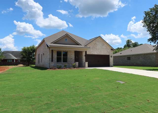 Property at 109 Mayberry Ln, Warner Robins, GA 31088, 3 beds, 2 baths