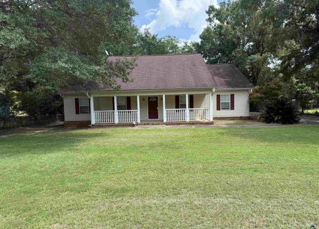 Property at 1304 Davis Ave, Perry, GA 31069, 4 beds, 3.5 baths