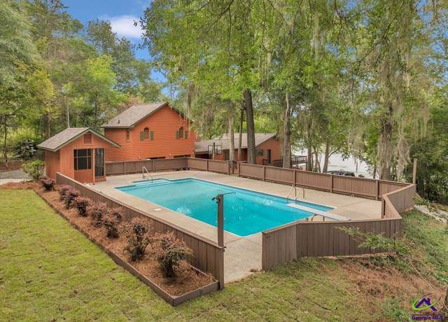 Property at 115 S Lake Dr, Perry, GA 31069, 4 beds, 2.5 baths