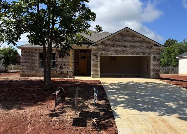 Property at 111 Mayberry Ln, Warner Robins, GA 31093, 3 beds, 2 baths