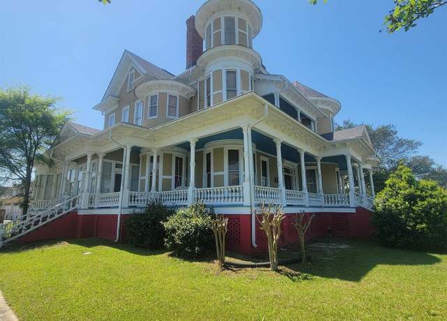 Property at 41 Merritt St, Hawkinsville, GA 31036, 8 beds, 4 baths