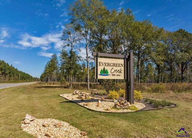 Property at 19 Evergreen Dr, Cochran, GA 31014