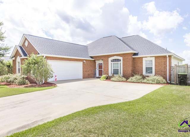 Property at 121 Elizabeth Dr, Byron, GA 31008, 3 beds, 2 baths