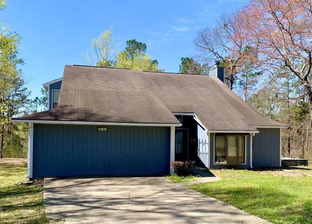 Property at 107 Cedar Glen Ct, Centerville, GA 31028, 4 beds, 3 baths