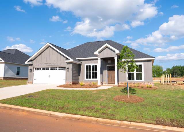 Property at 100 Saraland Trl, Perry, GA 31069, 3 beds, 2 baths