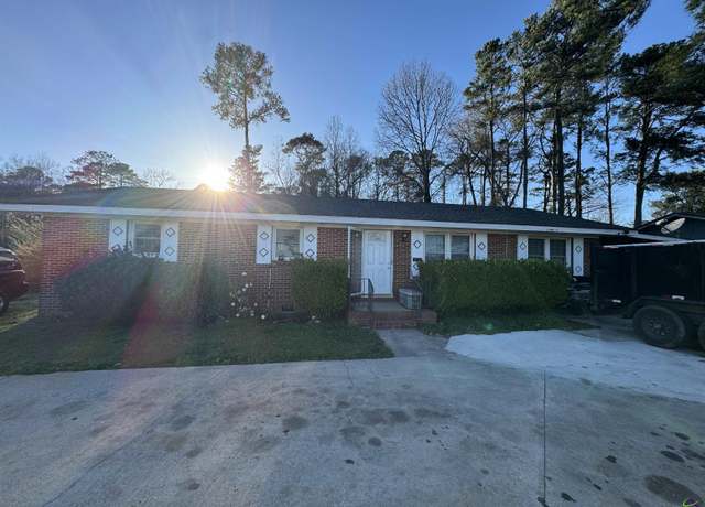 Property at 414 Northside Dr, Warner Robins, GA 31093, 3 beds, 1.5 baths