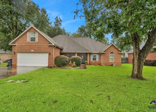Property at 204 Brookewater Lane Ln, Perry, GA 31069, 4 beds, 3.5 baths