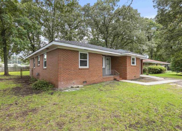 Property at 303 Cherokee Dr, Warner Robins, GA 31093, 2 beds, 1 bath