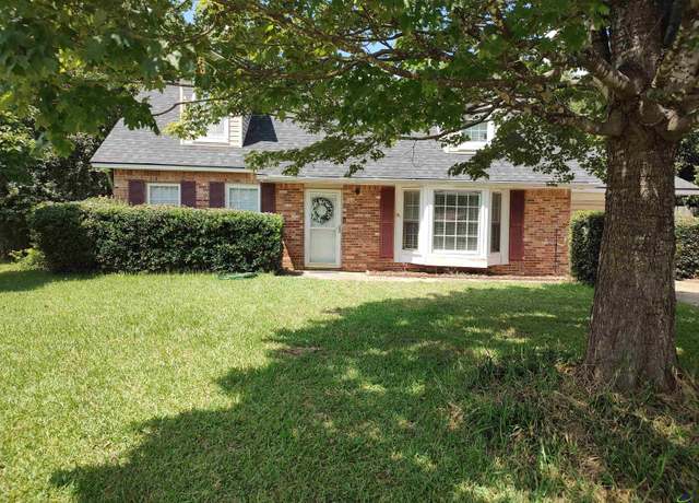 Property at 107 Stonefield Ct, Warner Robins, GA 31093, 3 beds, 2.5 baths
