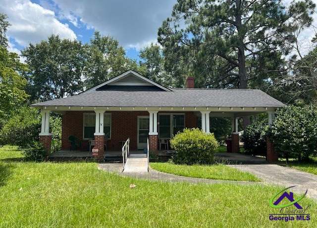 Property at 197 Commerce St, Hawkinsville, GA 31036, 3 beds, 2 baths