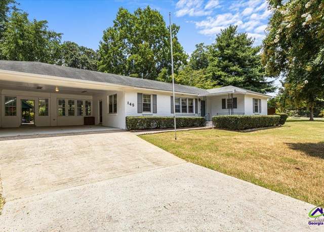 Property at 145 Lakeview Ter, Warner Robins, GA 31093, 3 beds, 2 baths
