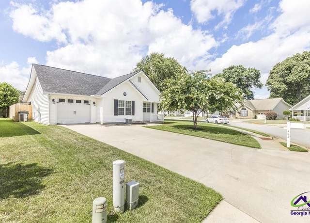 Property at 402 Spike Trl, Warner Robins, GA 31088, 2 beds, 2 baths