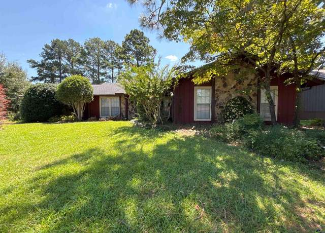 Property at 422 Lake Front Dr, Warner Robins, GA 31088, 4 beds, 2.5 baths