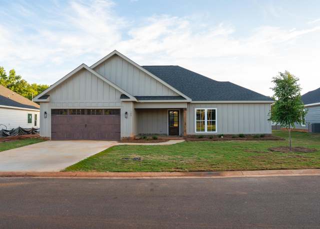 Property at 104 Nash Ct, Perry, GA 31069, 4 beds, 2 baths