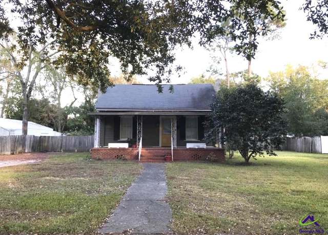 Property at 210 Anderson Ave, Fort Valley, GA 31030, 4 beds, 2 baths