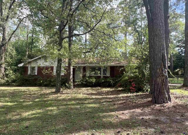 Property at 141 Wall St, Warner Robins, GA 31088, 3 beds, 1.5 baths
