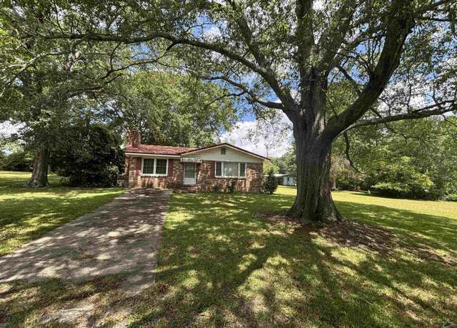 Property at 105 Larryton Dr, Cochran, GA 31014, 3 beds, 1.5 baths