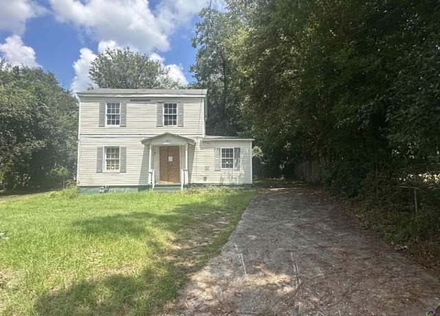 Property at 3866 Myrtle Court Ct, Macon, GA 31206, 4 beds, 2 baths