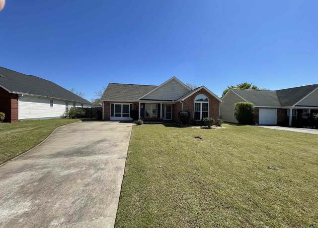 Property at 451 Falkirk Dr, Warner Robins, GA 31088, 4 beds, 2 baths